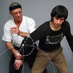 Ve fotografii je zakreslen Kovový, Dřevěný a Vzdušný míč.